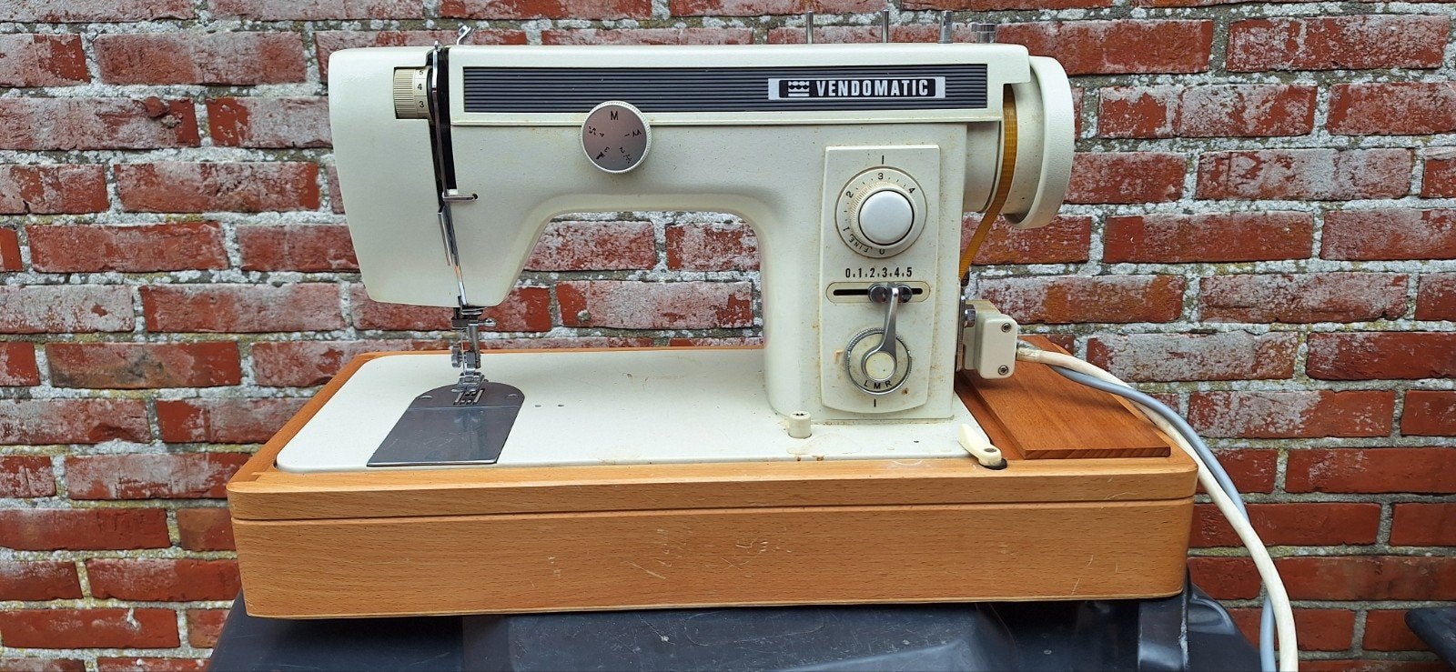 Vendomatic Naaimachine Model 601 met Handleiding, Ophalen, Gebruikt, Naaimachine, Overige merken