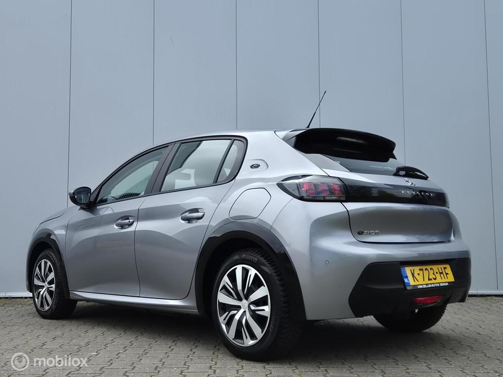 PEUGEOT E-208 EV ACTIVE 50 KWH/FULL LED/PDC/CARPLAY/NAVI/CLI, 136 pk, Gebruikt, Origineel Nederlands, Zilver of Grijs