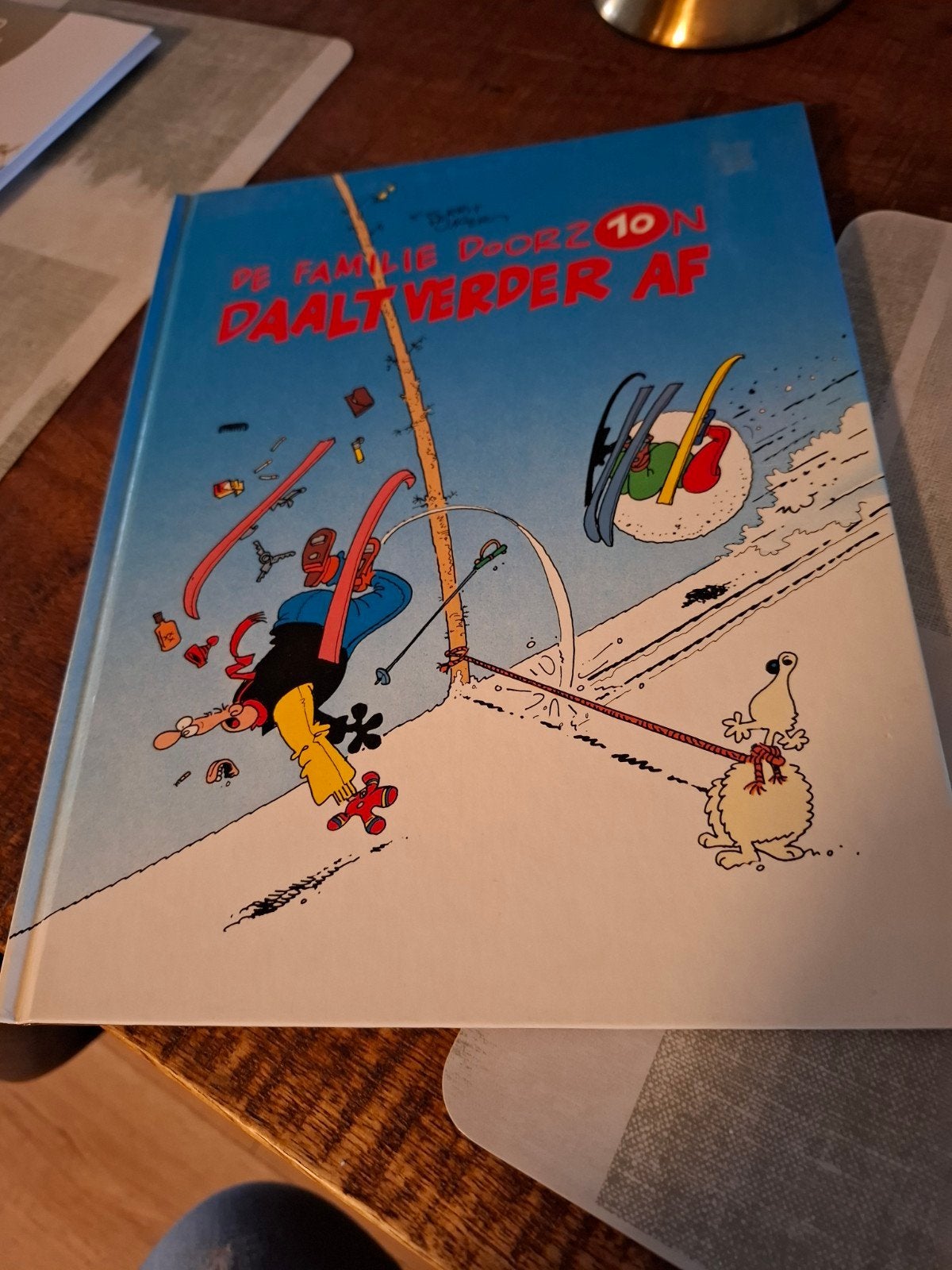 De Familie Doorzon - Daalt Verder Af (Zo goed als nieuw), Boeken, Eén stripboek, Ophalen of Verzenden, Zo goed als nieuw, Gerrit de Jager