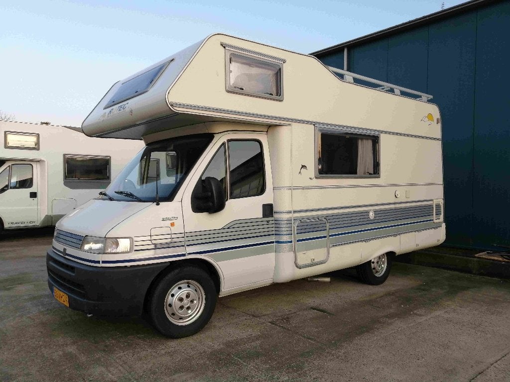 Caravans And Camping Zeer