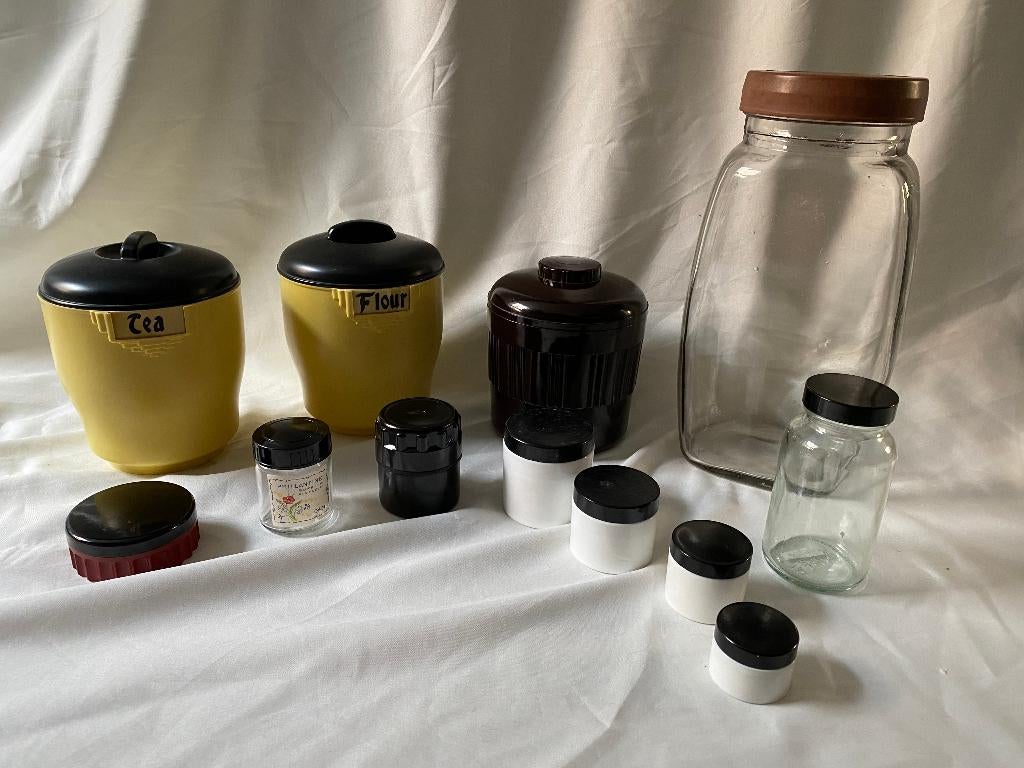 Art Deco/30s Set van 12 Voorraad potten van Bakeliet/Melamin, Antiek en Kunst, Ophalen