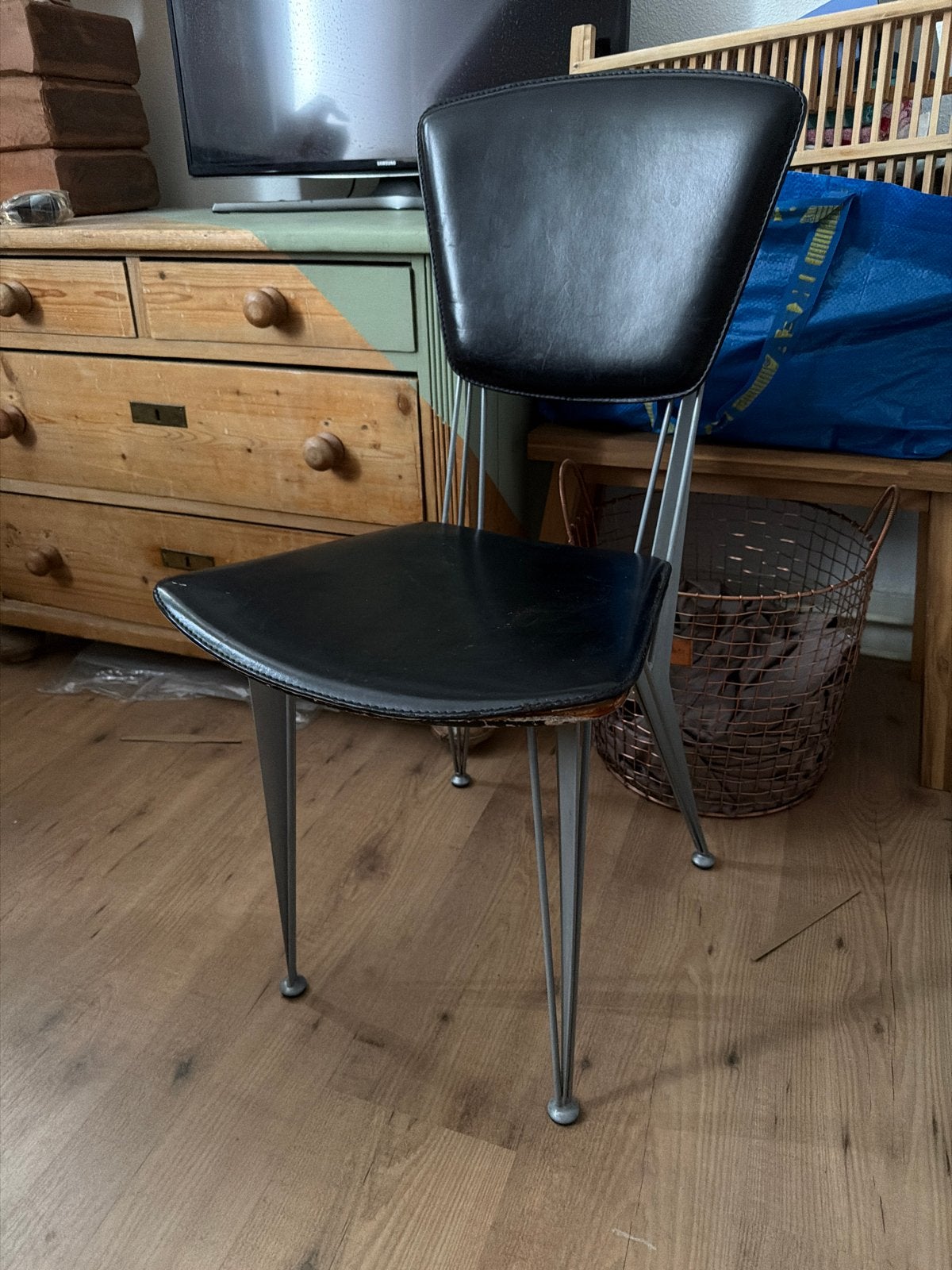 Zwarte stoel design 1980, Ophalen