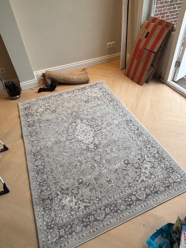 Vloerkleed grijs, Ophalen, 100 tot 150 cm, Zo goed als nieuw, 150 tot 200 cm