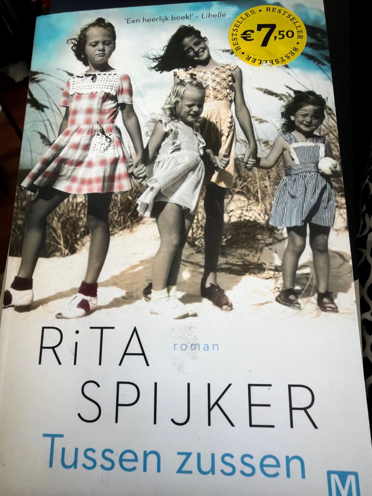 SKR.   Rita Spijker - Tussen zussen, Ophalen of Verzenden, Zo goed als nieuw, Rita Spijker