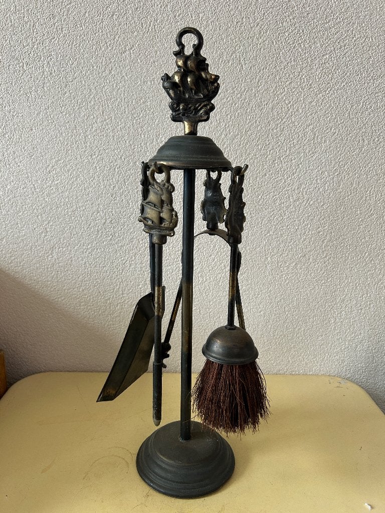 Antieke haardset messing en metaal met scheepsmotief, Antiek en Kunst, Ophalen of Verzenden, Koper