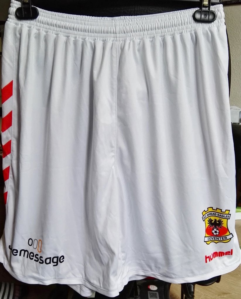 short; Go Ahead Eagles, Hummel, 2XL, nieuwstaat, Ophalen of Verzenden, Zo goed als nieuw, Overige binnenlandse clubs, Shirt