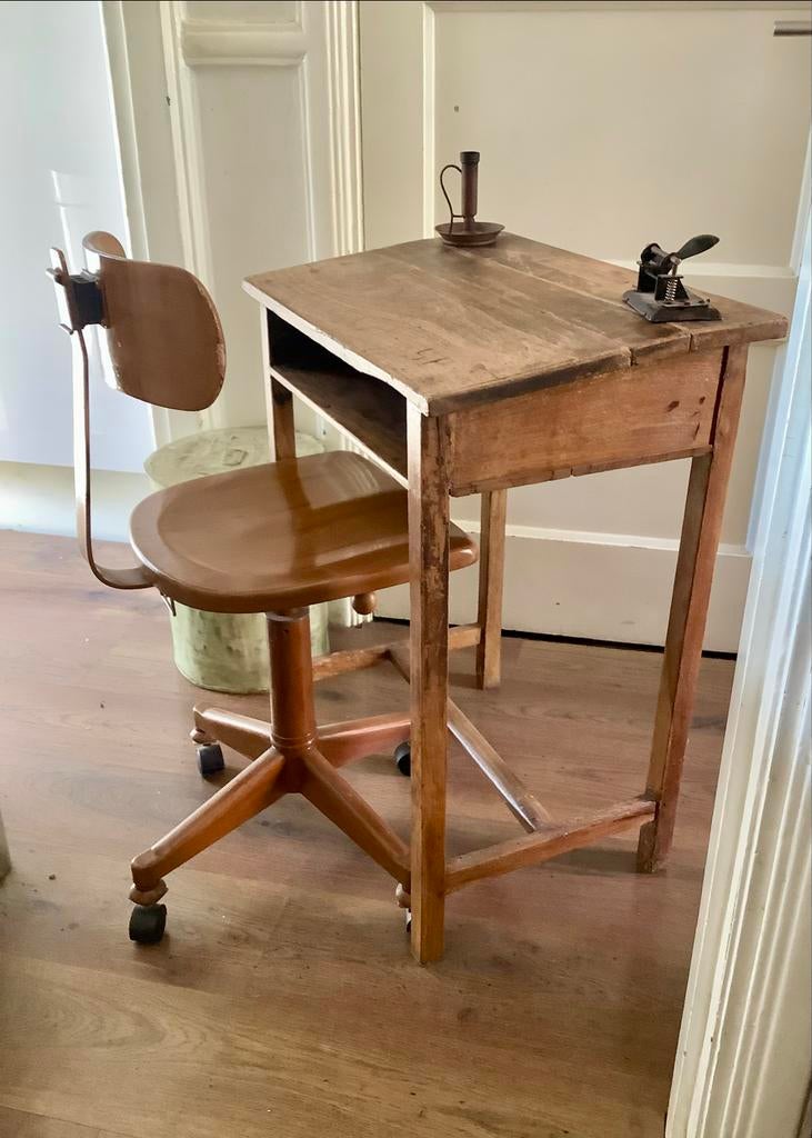 Antieke houten lessenaar met stoel - schooltafel, Ophalen
