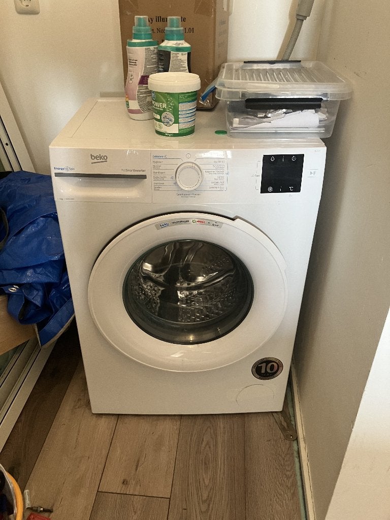 Beko Wasmachine 1400 toeren ongeveer 1 jaar oud (perfecte), Witgoed en Apparatuur, Ophalen, 1200 tot 1600 toeren, 8 tot 10 kg
