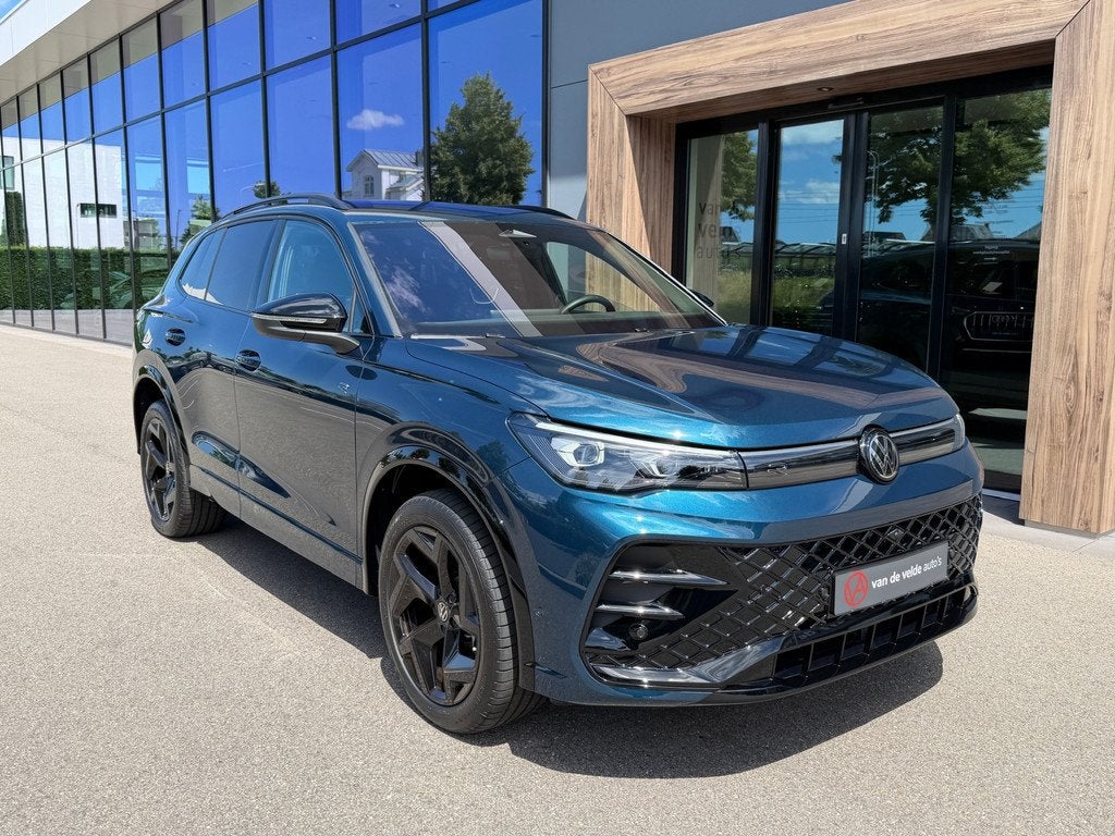 Volkswagen Tiguan 1.5 eHybrid R-Line | Black line | 360 Came, Auto's, Volkswagen, 12 maanden, Zwart, Blauw, SUV of Terreinwagen