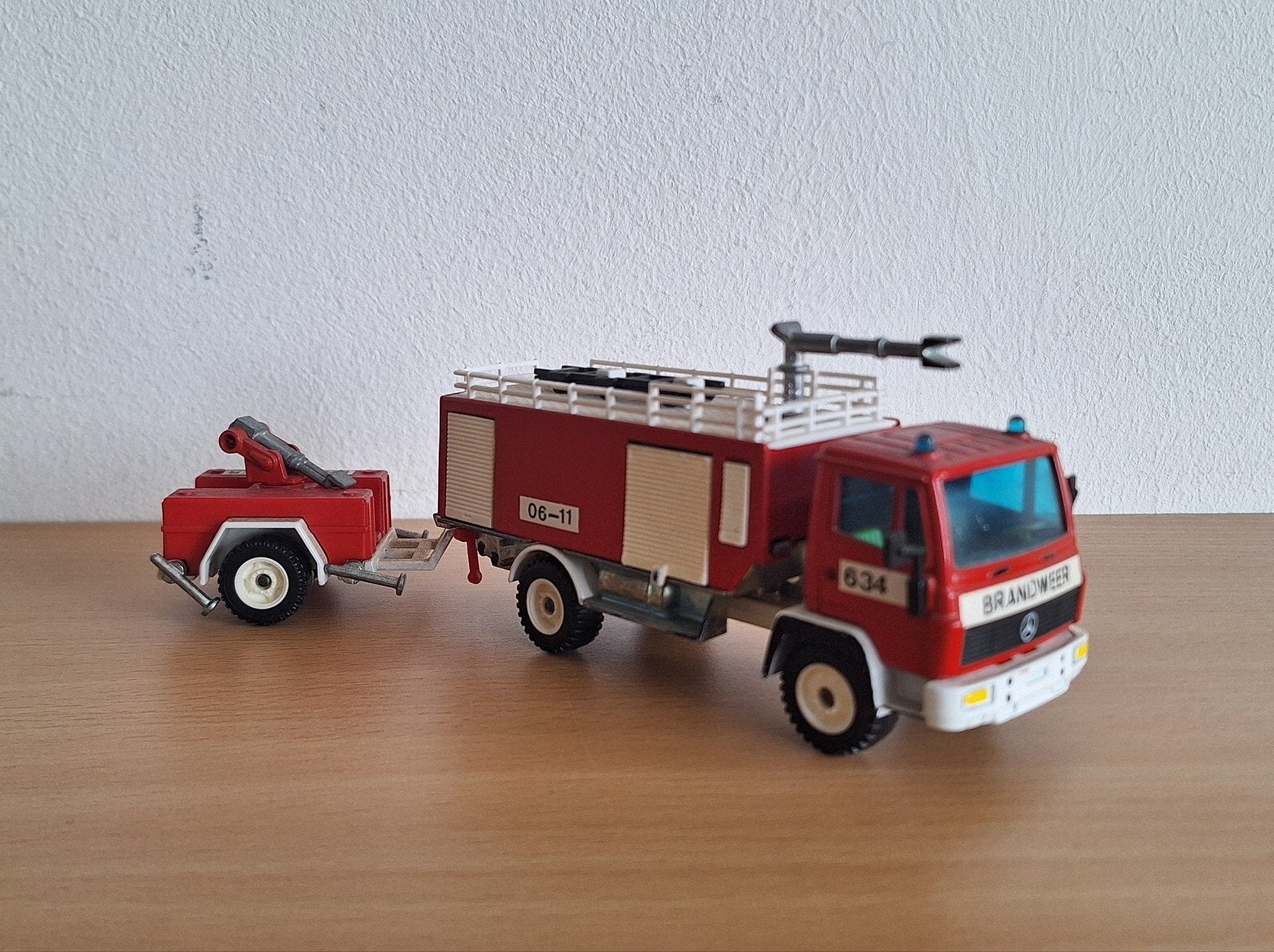 te koop Siku brandweerwagen met aanhanger, Ophalen of Verzenden, Zo goed als nieuw, Bus of Vrachtwagen, SIKU