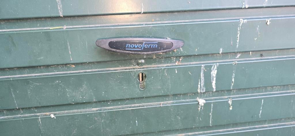 Novofrem Garagedeur - Gebruikt, Doe-het-zelf en Verbouw, Deuren en Horren, Ophalen, Gebruikt, Garagedeur, 120 cm of meer