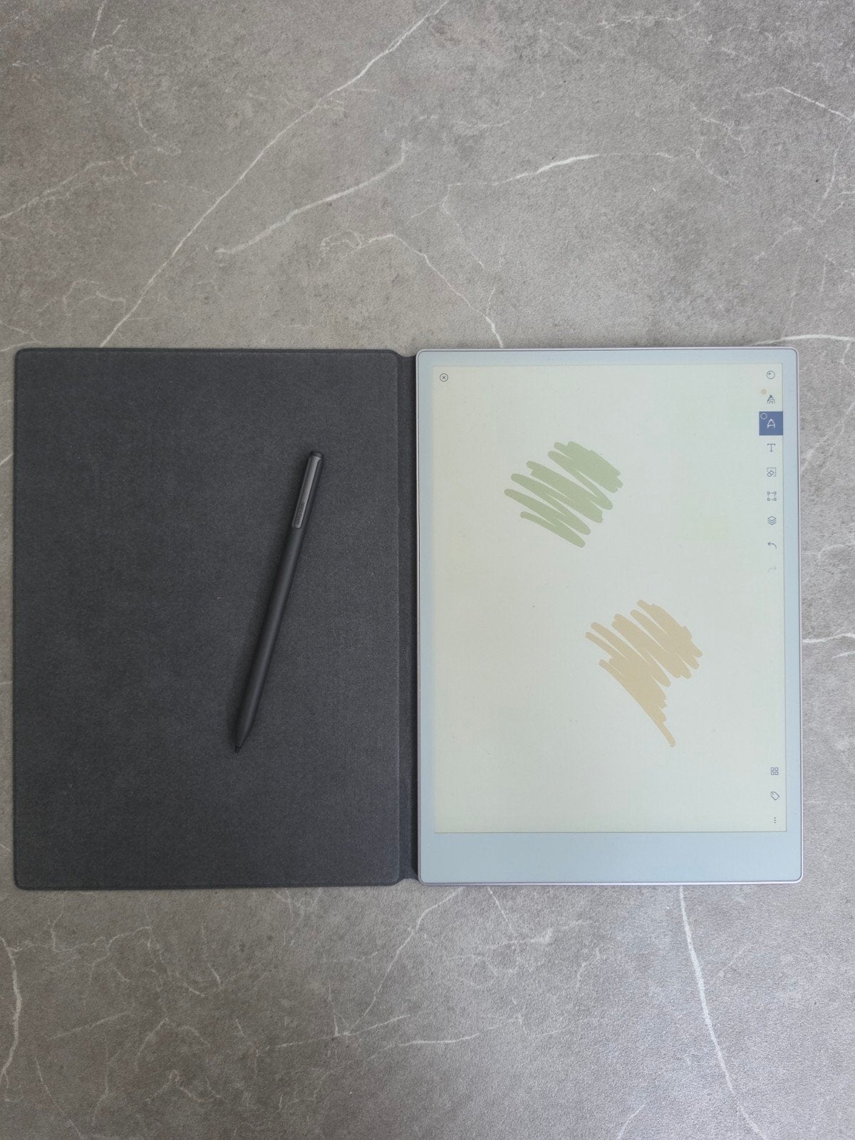 Remarkable 2 E-reader met Marker Plus en Folio, 8 GB, Ophalen of Verzenden, Zo goed als nieuw, Remarkable