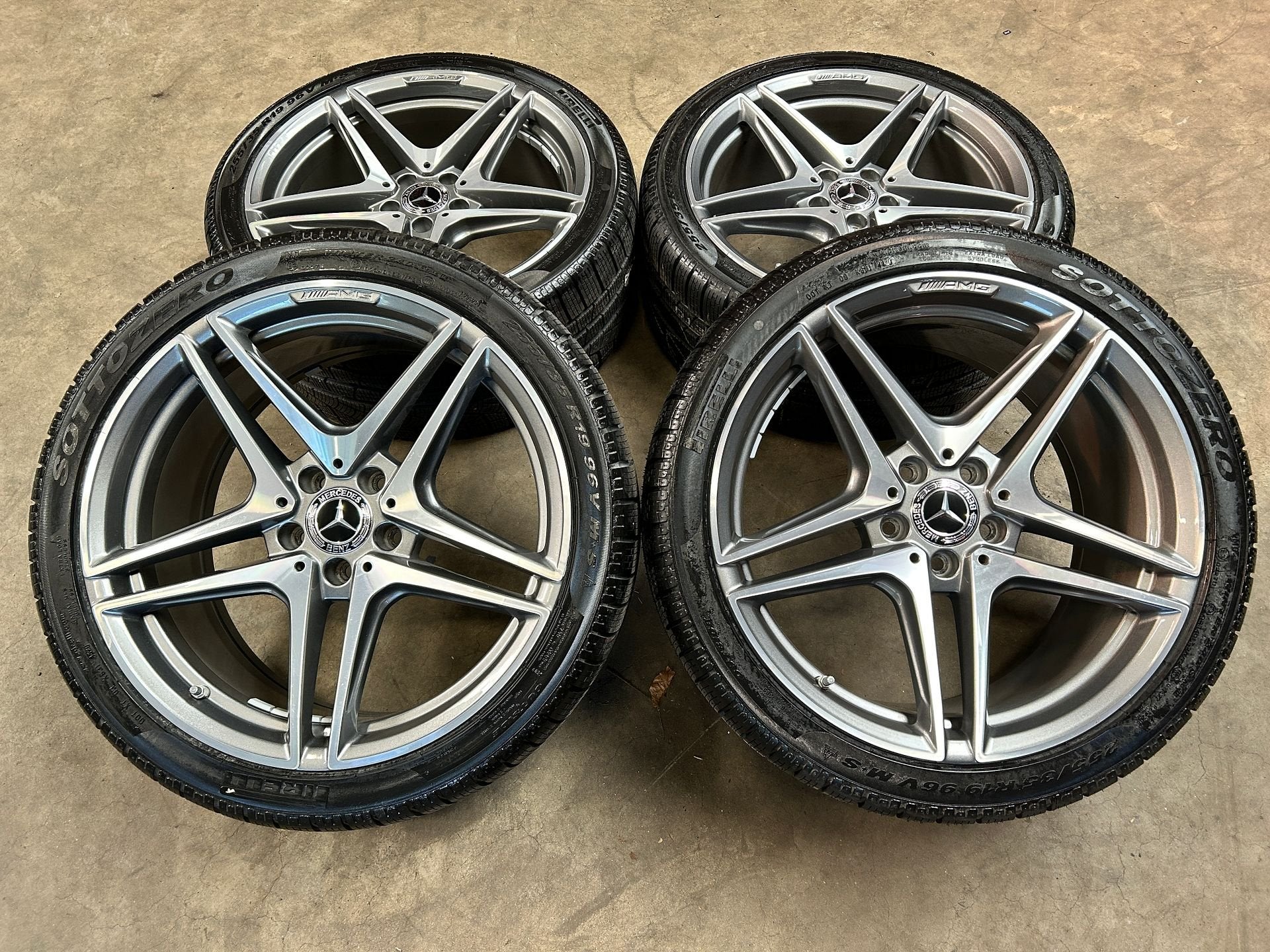 19 inch originele velgen + winterbanden Mercedes C63 S AMG, Auto-onderdelen, 19 inch, Gebruikt, 255 mm, -