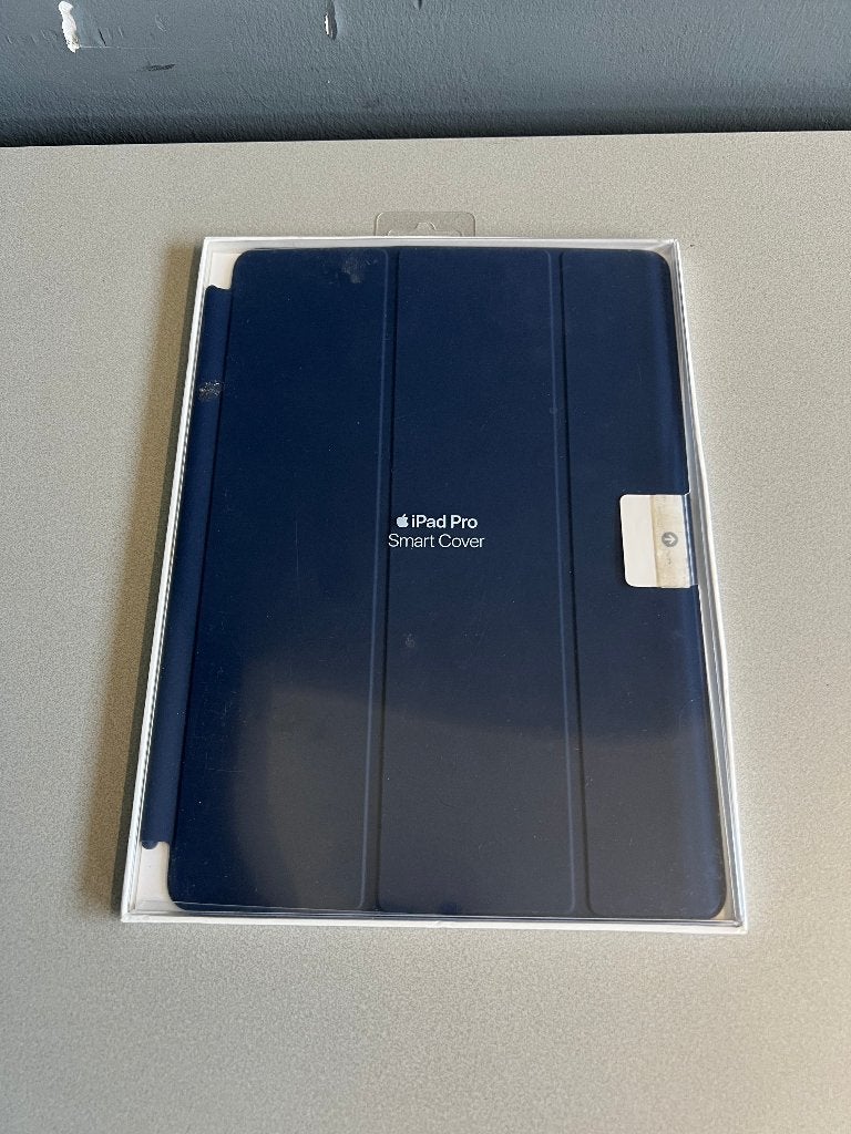 Apple ipad pro 10.5 inch smart cover Midnight Blue . Nieuw, 10 inch, Nieuw, Bescherming voor- en achterkant, Ophalen of Verzenden