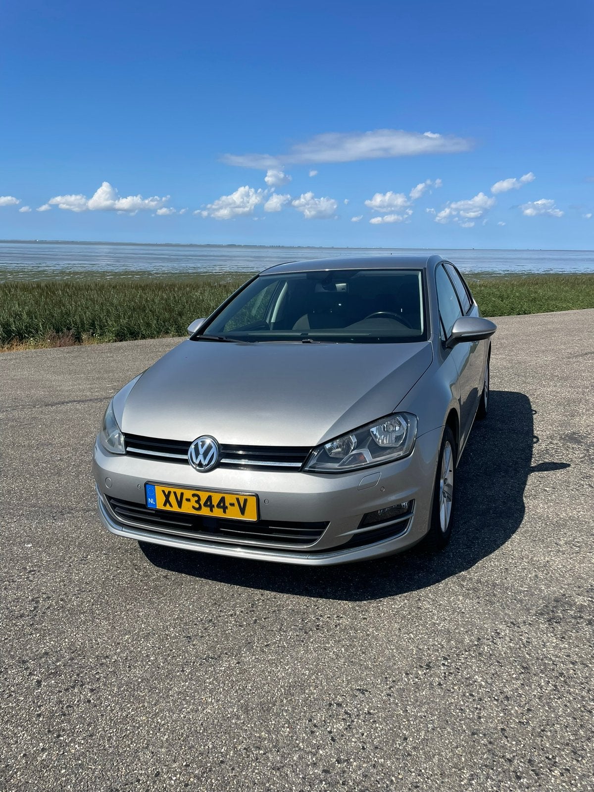 Volkswagen Golf 1.2 TSI 77KW 5D DSG 2015 Grijs, Auto's, 4 cilinders, 1151 kg, 104 pk, 1300 kg