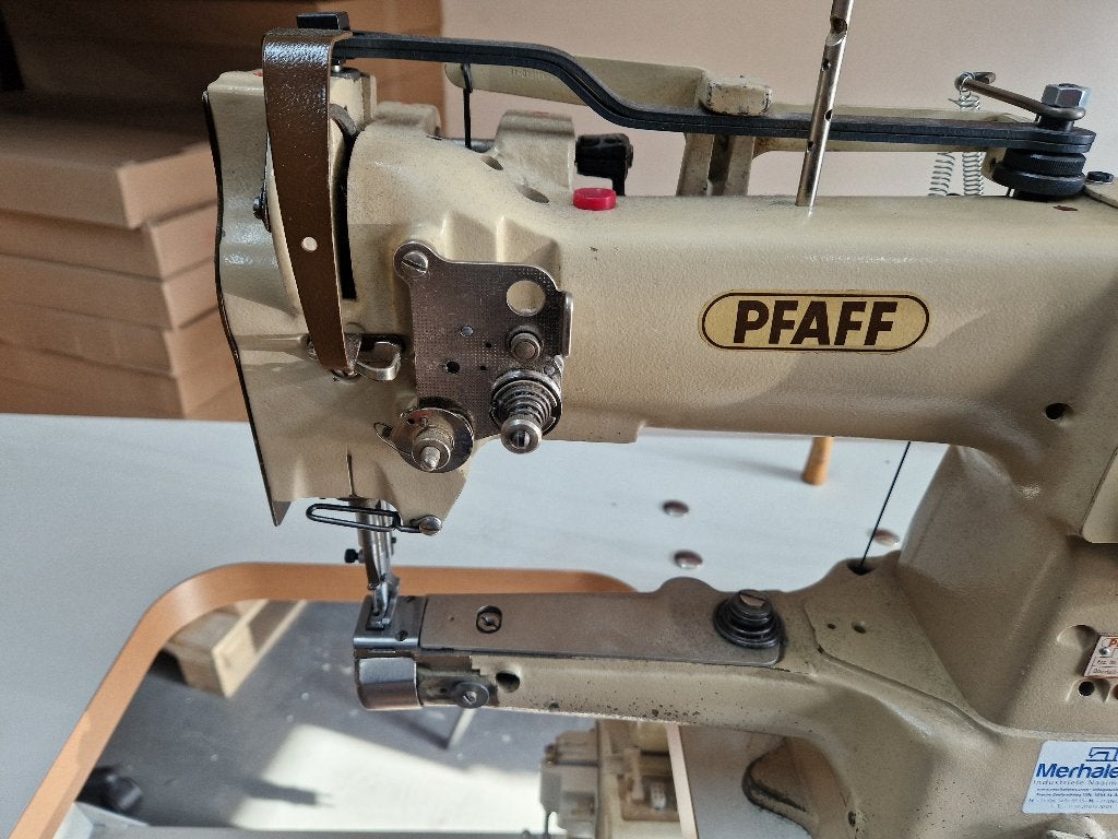 Pfaff 335-H3 – Vrijarm – Half Automaat–Volledig nagekeken 4, Ophalen, Naaimachine, Industrieel, Gebruikt