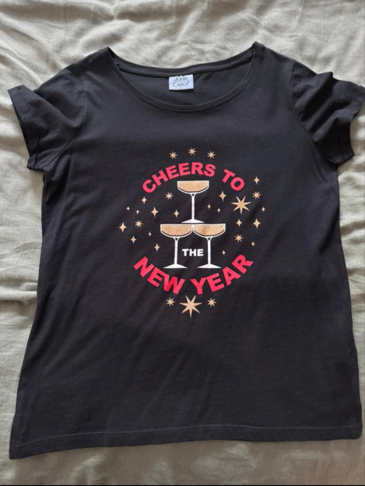 Zwart T-shirt 'Cheers to the New Year' - Maat S, Zwart, Ophalen of Verzenden, Zo goed als nieuw, Korte mouw