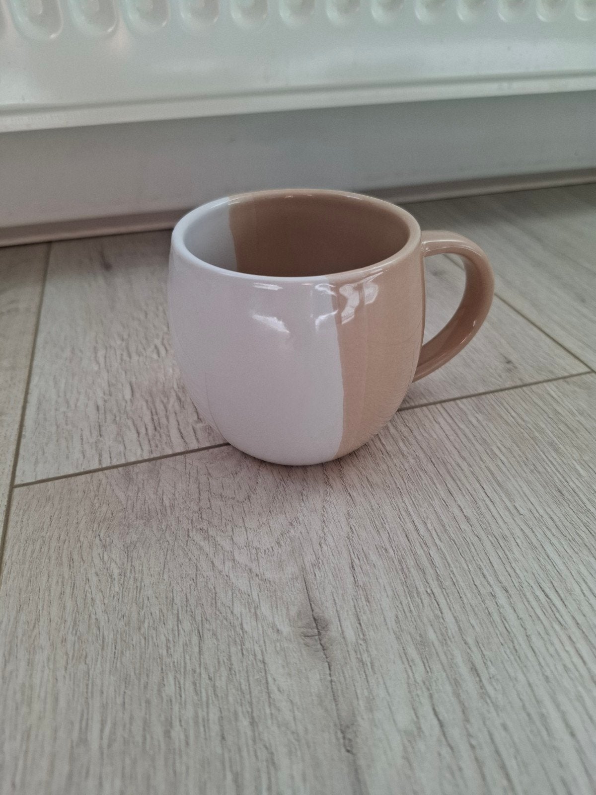 Nieuwe mok in twee kleuren: bruin en beige, Beige, Overige typen, Nieuw, Ophalen of Verzenden