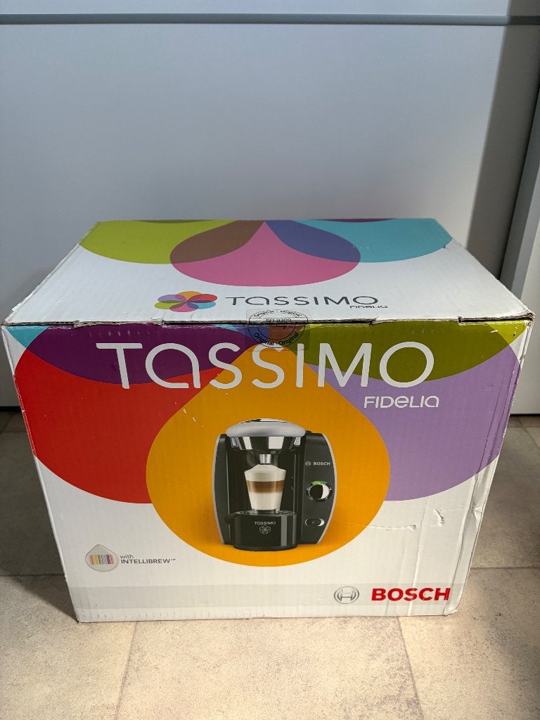 Nieuwe Tassimo koffiemachine te koop, Ophalen, 1 kopje, Koffiepads en cups, Afneembaar waterreservoir