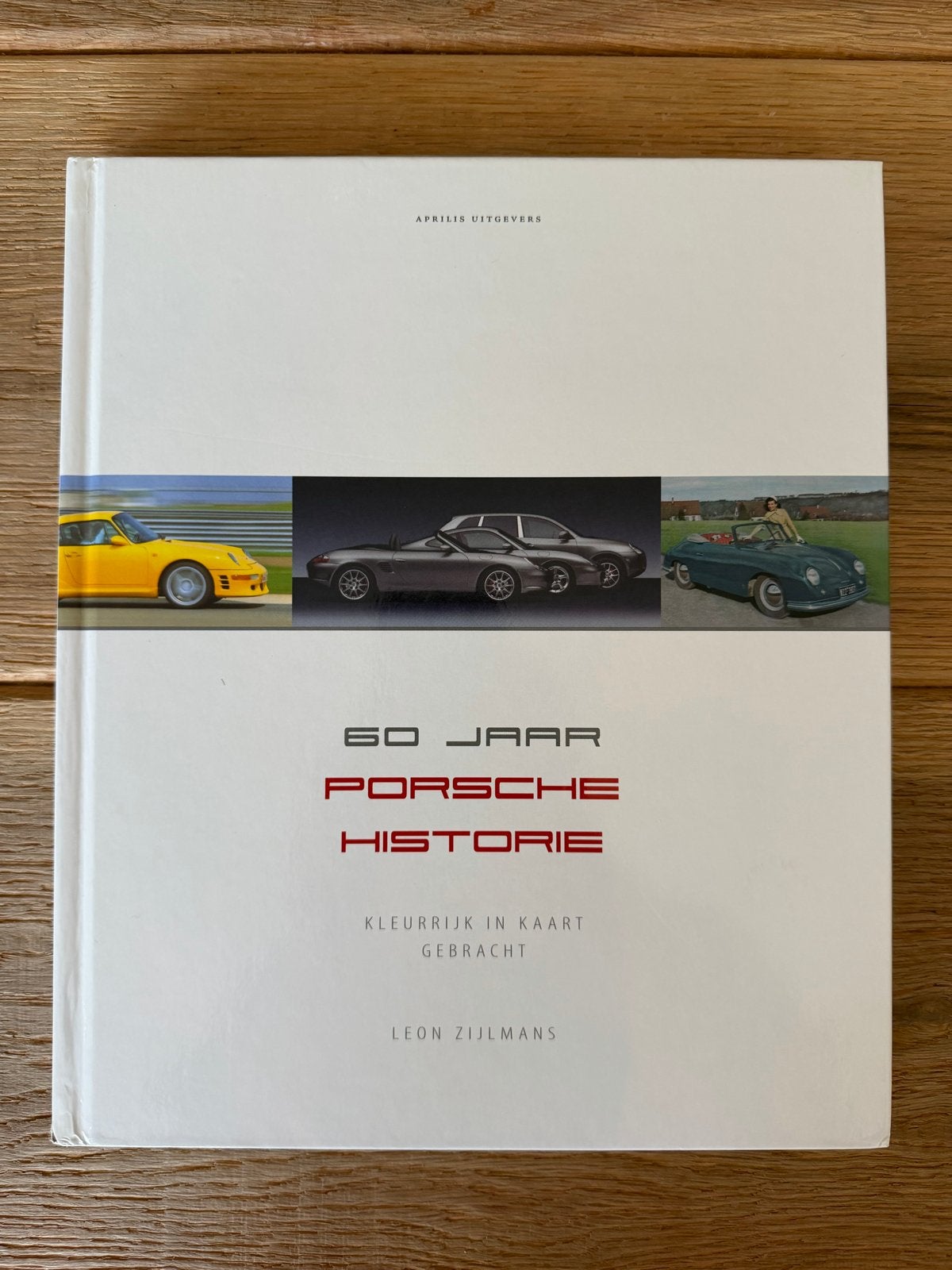 60 Jaar Porsche Historie - Kleurrijk in Kaart Gebracht, Ophalen of Verzenden, Zo goed als nieuw, Porsche