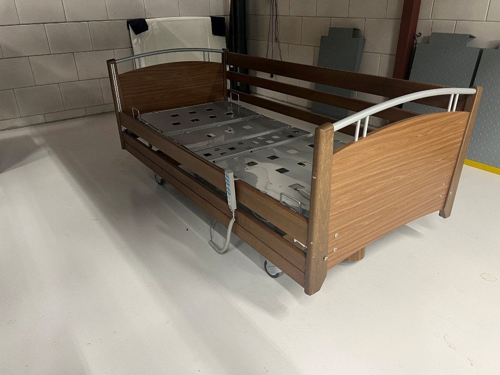 Hoog/laag bed, ziekenhuis bed, verpleegbed, Ophalen, Eenpersoons, Bruin, Hout