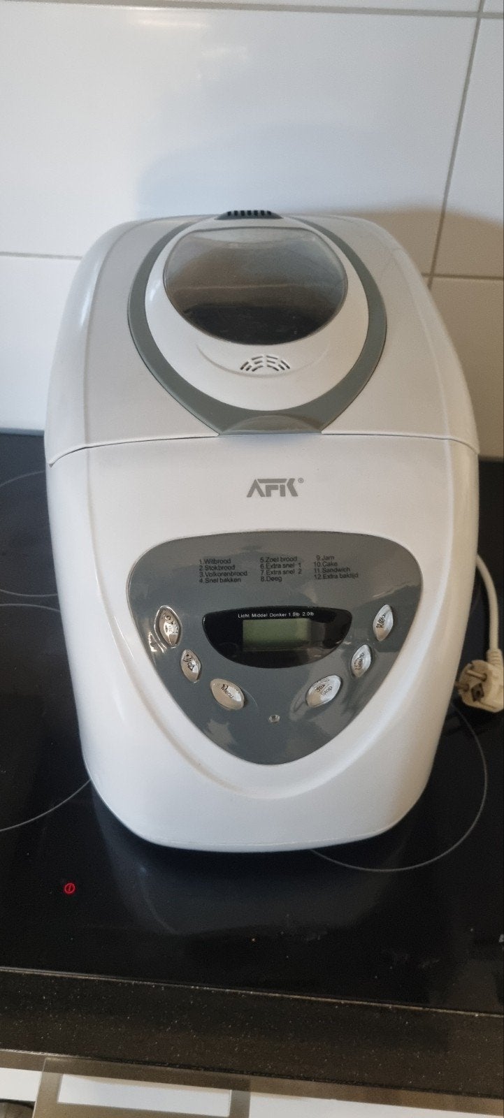 AFK BM-2N Broodbakmachine, Witgoed en Apparatuur, Met timer, Gebruikt, Kijkvenster, 800 tot 1200 gram deeg