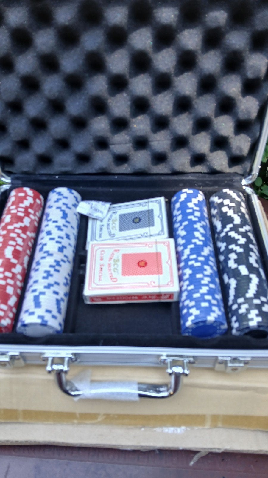 Nieuw Pokerset in Aluminium Opbergkoffer, Hobby en Vrije tijd, Gezelschapsspellen | Kaartspellen, Vijf spelers of meer, Ophalen