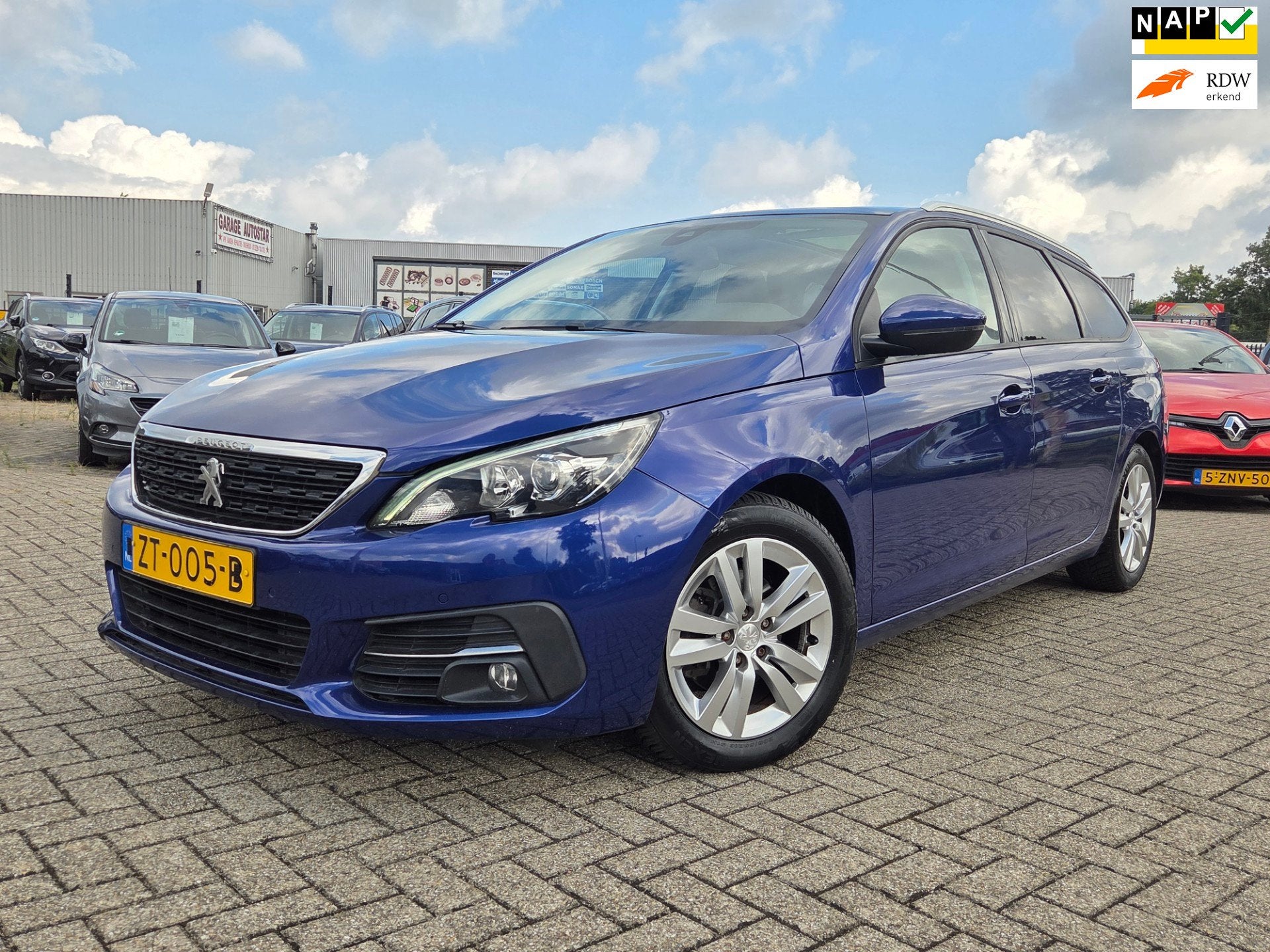 Peugeot 308 SW 1.2 PureTech Blue Lease Executive/PANO/NAVI/C, Auto's, Voorwielaandrijving, Gebruikt, Euro 6, 1199 cc