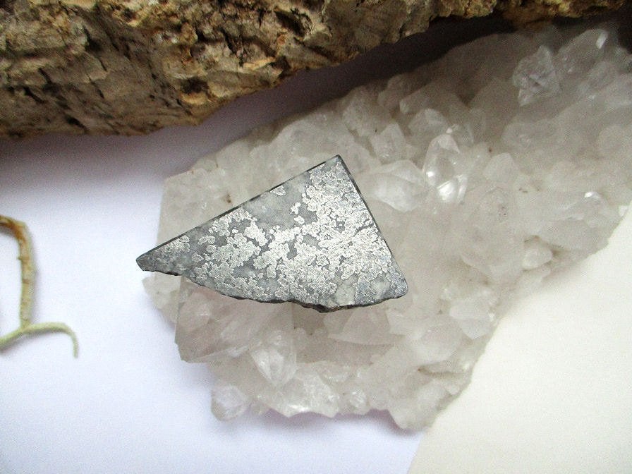 Top! ged. zilver hanger - doorboord, Ophalen of Verzenden, Mineraal