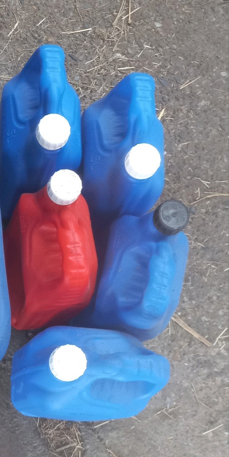 5x 5 liter jerrycan jerrycans, Ophalen