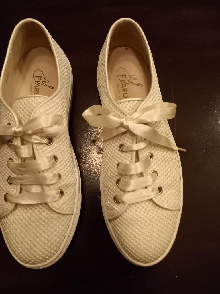 Trouwschoenen dame maat 39/40, Kleding | Dames, Ophalen of Verzenden, Zo goed als nieuw, Accessoires, Wit