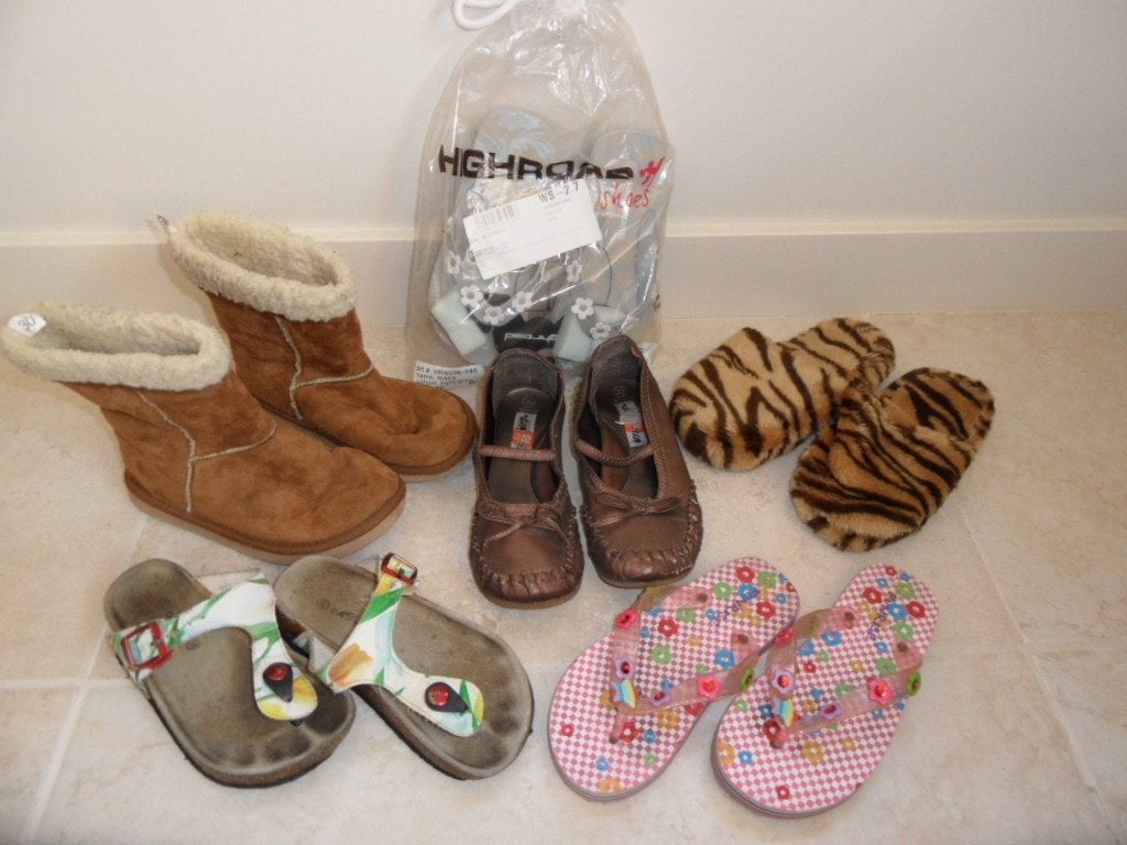 NIEUW Teenslippers Pantoffels Sandalen Schoenen etc. 30, Jongen of Meisje, Schoenen, Nieuw, Ophalen of Verzenden