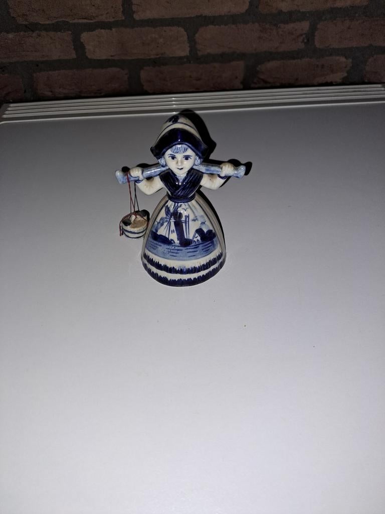 Delfts Blauw Waterdrager Beeldje - Hollands Souvenir, Antiek en Kunst, Antiek | Keramiek en Aardewerk, Ophalen
