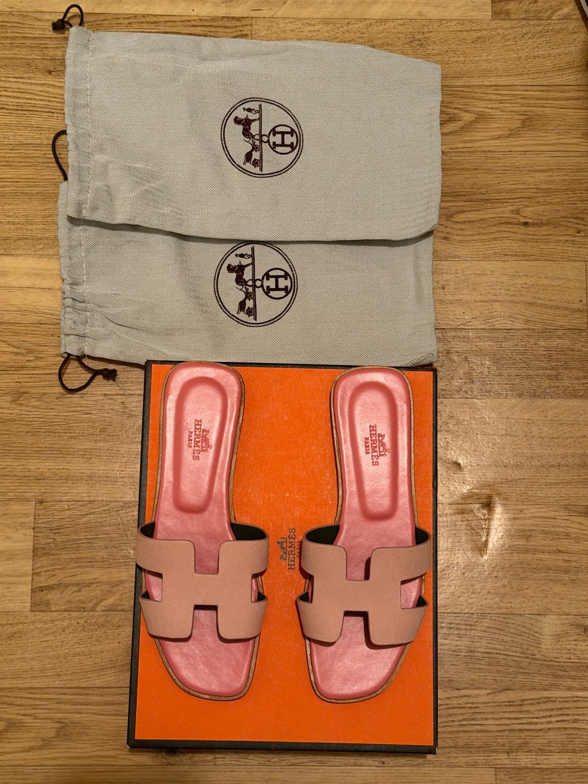 Hermès Oran Sandalen Roze Maat 38, Ophalen of Verzenden, Zo goed als nieuw, Roze, Sandalen of Muiltjes