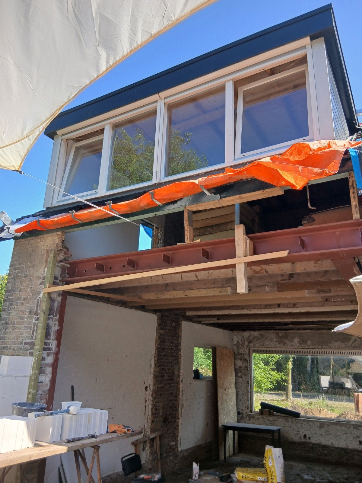 Dakkapel Meranti Kozijn met Draai-Kiep Ramen en Zonnescreen, Gevelraam of Ruit, Gebruikt, 120 tot 160 cm, Ophalen of Verzenden