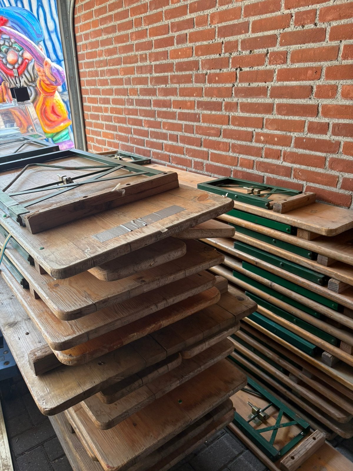 Hele mooie tafels met houtenbanken, Ophalen, Zo goed als nieuw