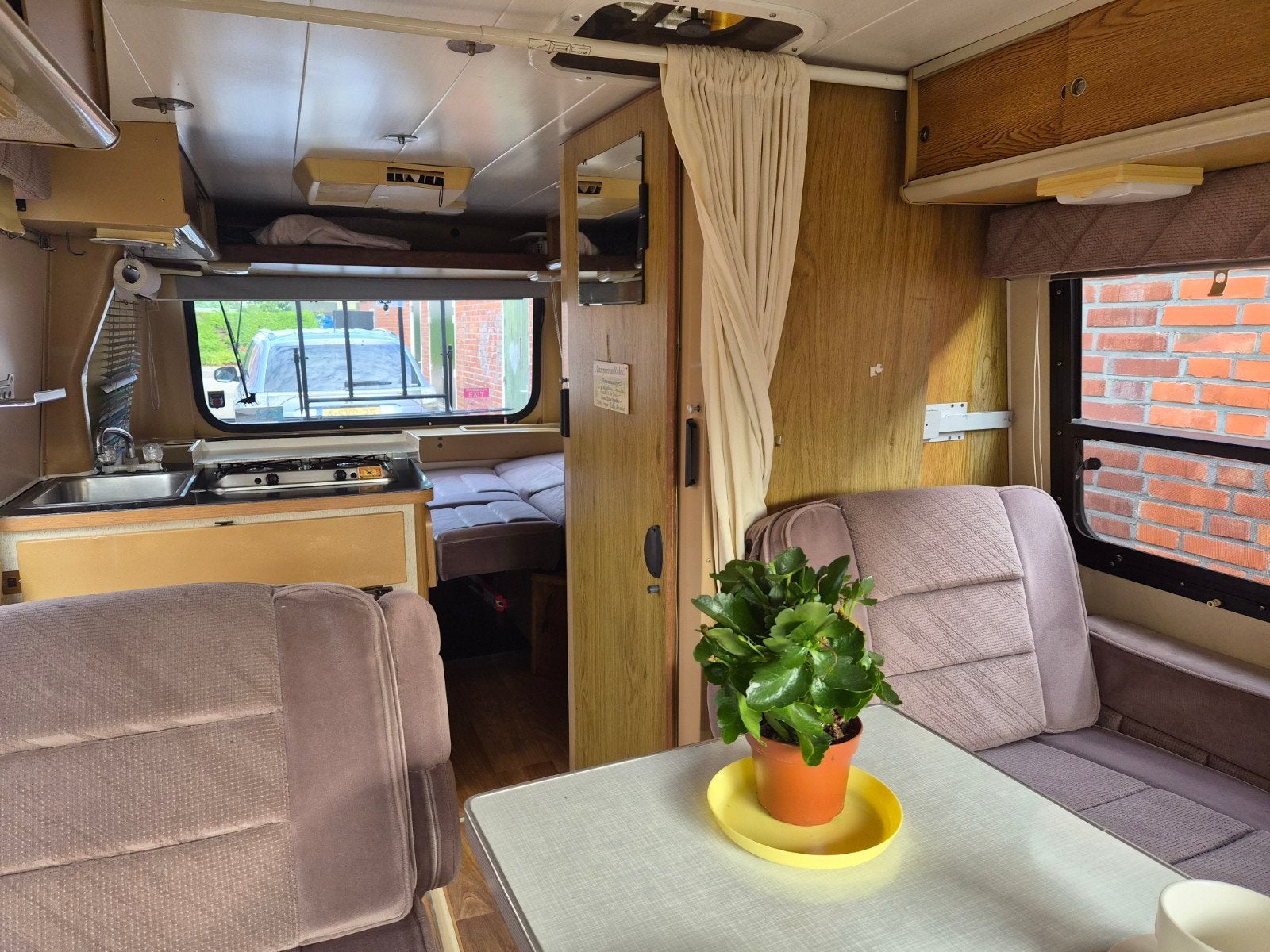 Foto 10 van BENZINE AUTOMAAT WINNEBAGO LE SHARO 2X AIRCO