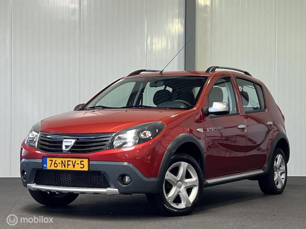 Dacia Sandero 1.6 Stepway [ NAP trekhaak airco ], Auto's, Voorwielaandrijving, 40 €/maand, Metallic lak, 4 cilinders