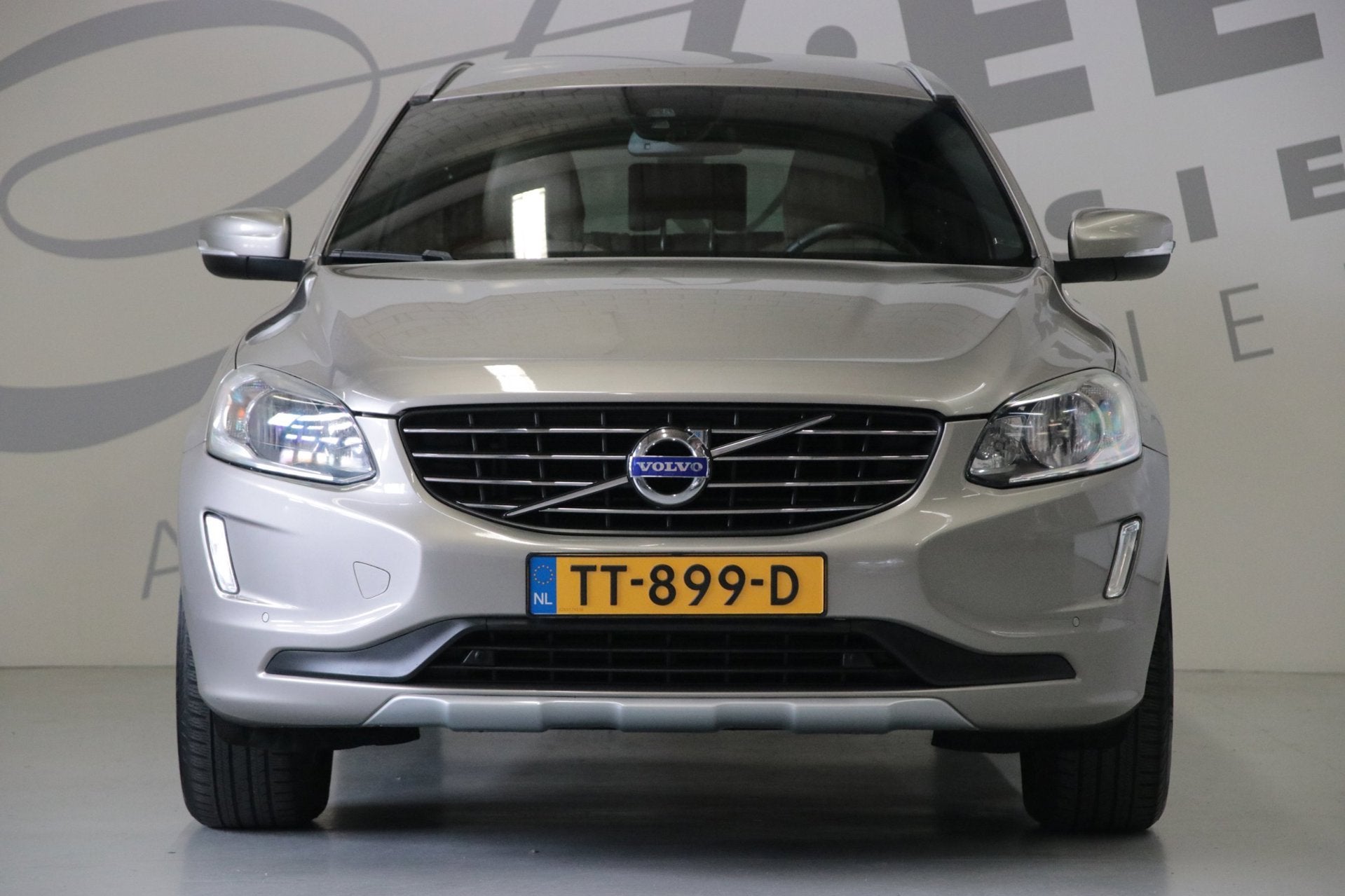 Volvo XC60 2.0 T5 FWD Memory/ Stoelverwarming, Auto's, Volvo, Gebruikt, 4 cilinders, 1969 cc, Bedrijf