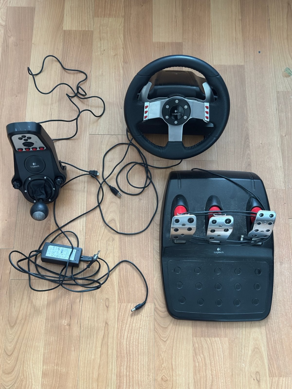 Logitech G27 Driving Force Racestuur met Pedalen en Shifter, Racestuur, Gebruikt, Force feedback, Ophalen of Verzenden