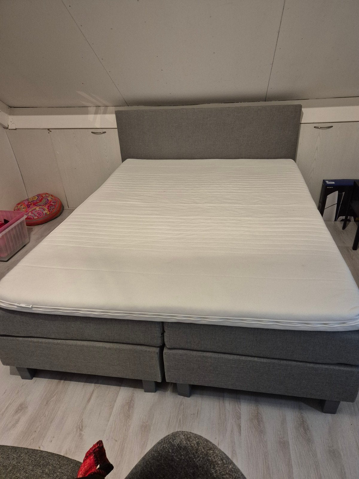 Grijskleurig boxspring bed, Huis en Inrichting, Ophalen, Tweepersoons, 160 cm