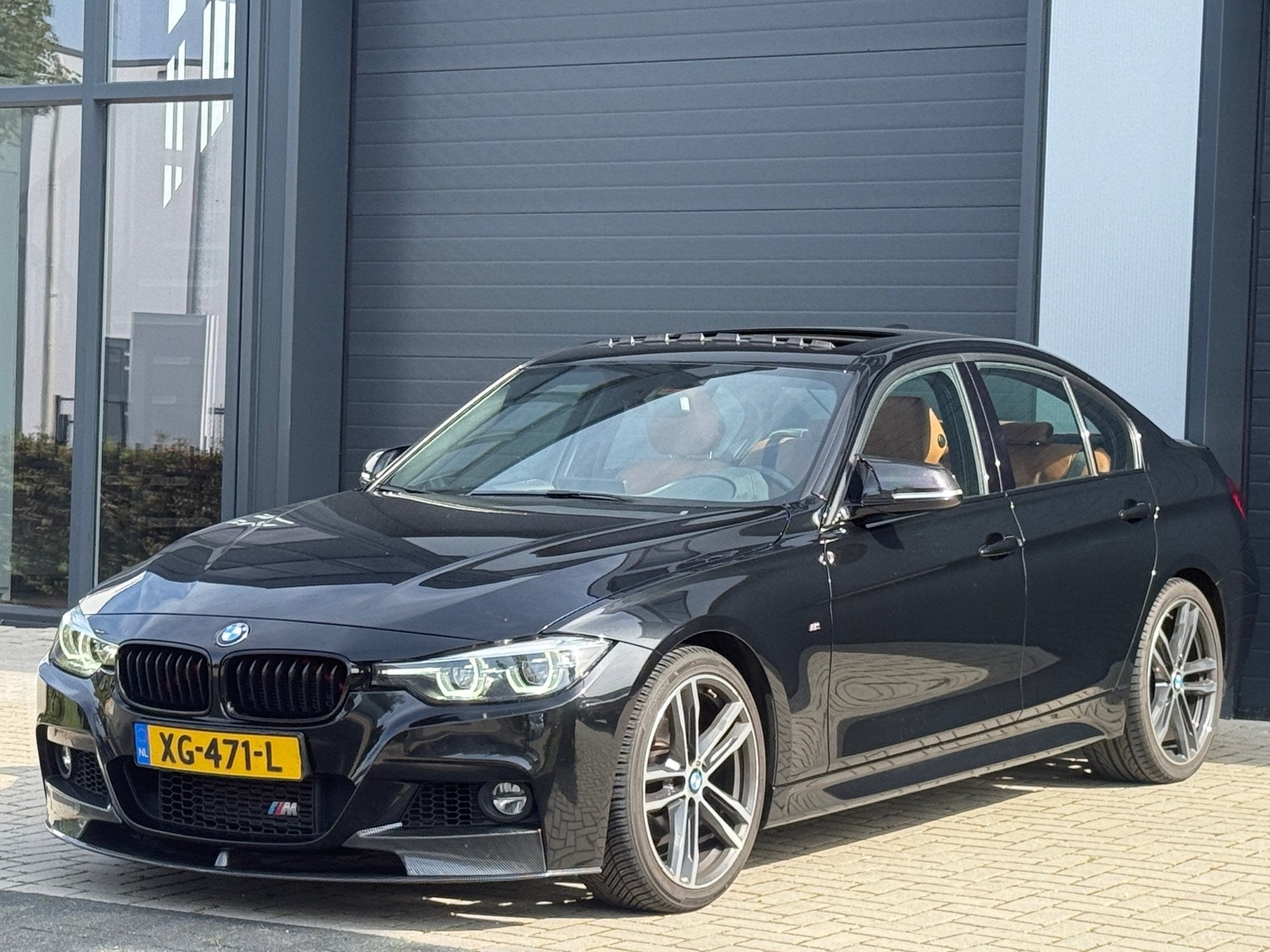 Foto 3 van BMW 3-serie 318i M Sport VIRTUELE COCKPIT / LEDER / CARBON /