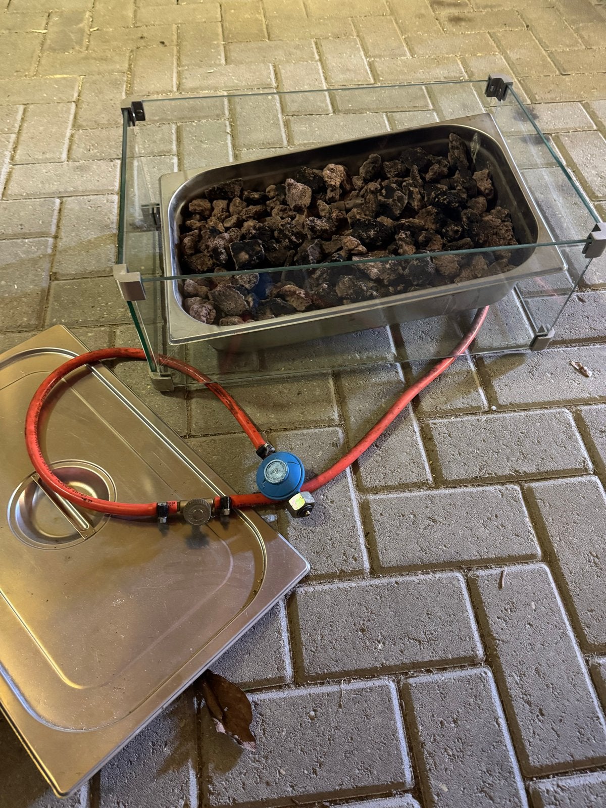 Tafelhaard met gasaansluiting en lavastenen, Tuin en Terras, Tuinhaarden, Ophalen, Zo goed als nieuw