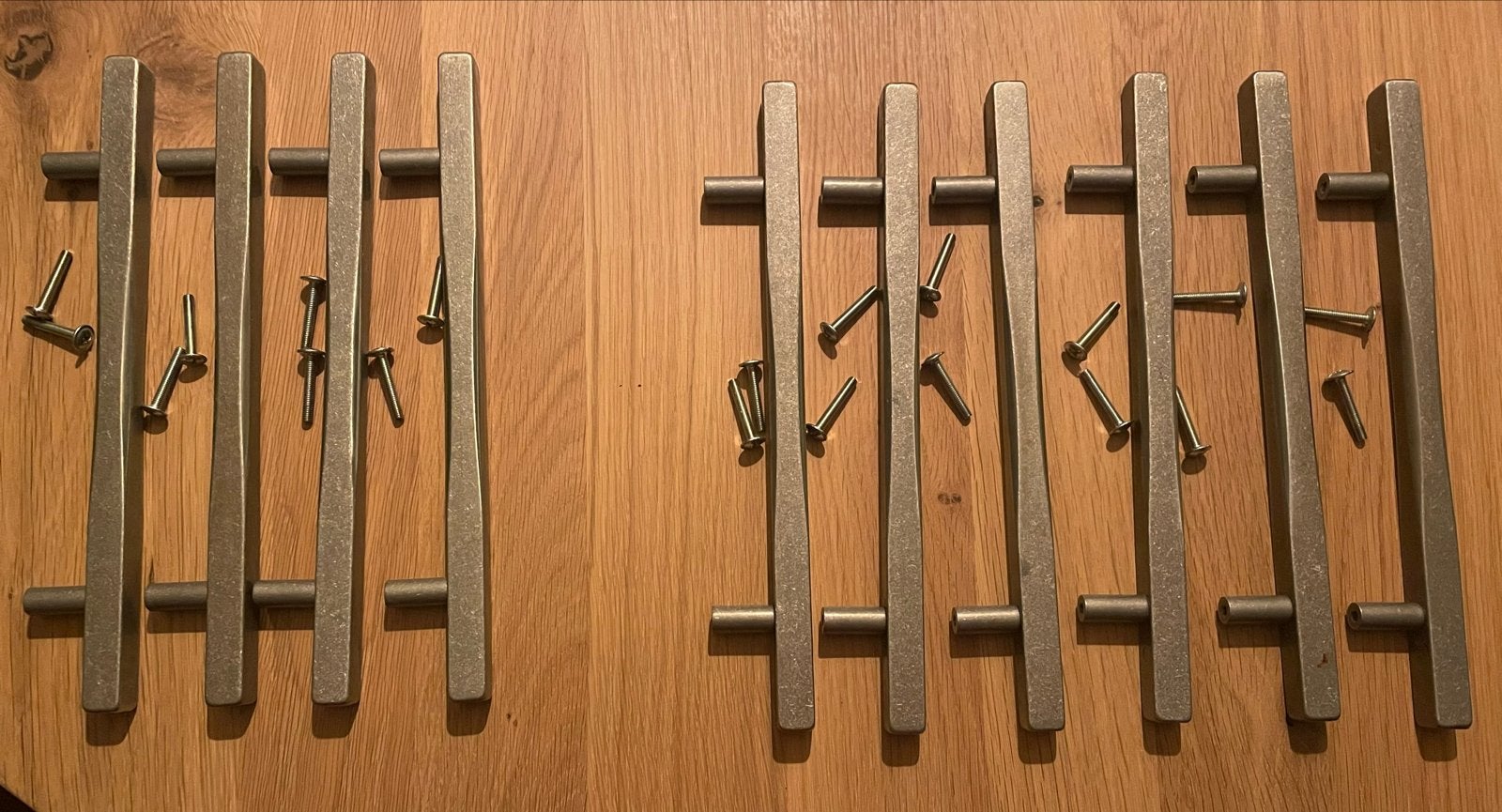 Set van 10 metalen handgrepen met schroeven, Ophalen of Verzenden, Gebruikt