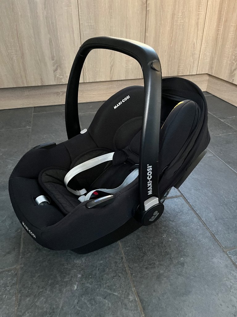 Maxi-Cosi Cabriofix i-Size + base, Ophalen of Verzenden, Zo goed als nieuw, Isofix, Maxi-Cosi