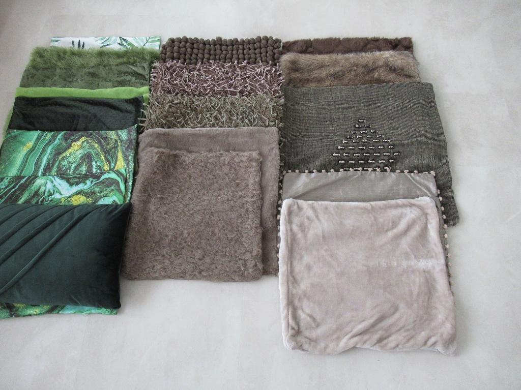 17 kussenhoesjes, 1 sierkussen in groen/ bruin /beige, Verzenden, Zo goed als nieuw, Overige kleuren, Vierkant