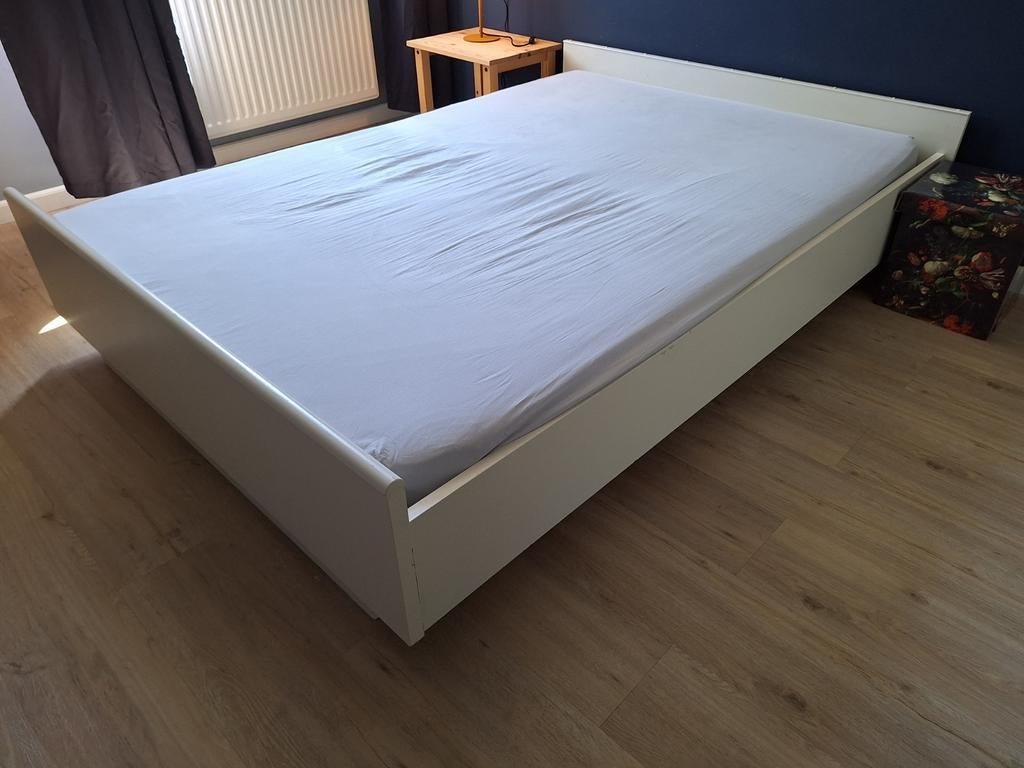 Wit bedframe 140x200cm, Huis en Inrichting, Slaapkamer | Bedden, Ophalen, Gebruikt, Wit, Tweepersoons