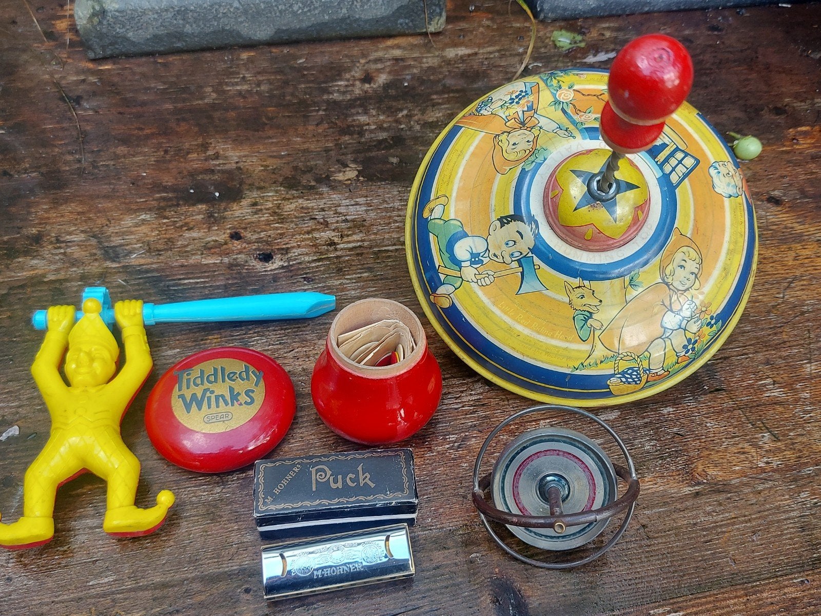5 x antiek speelgoed tol,spel,ratel,mini mondharmonica, Antiek en Kunst, Verzenden