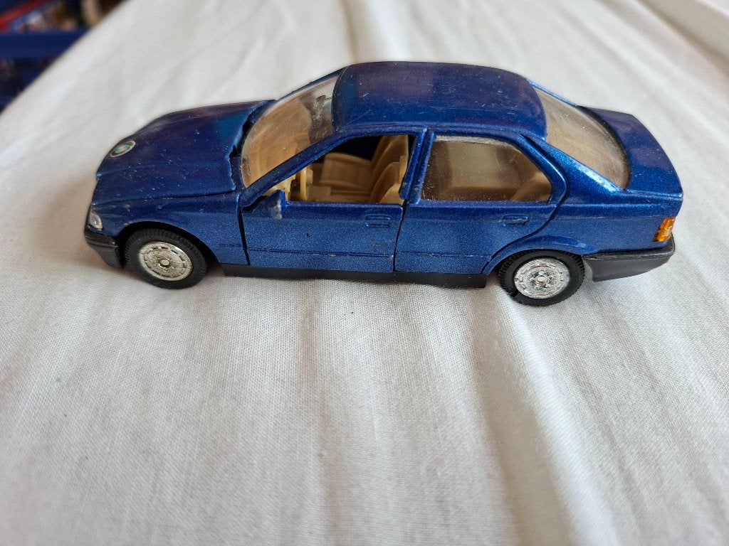 Welly BMW 325 no. 9042, Ophalen of Verzenden, Auto