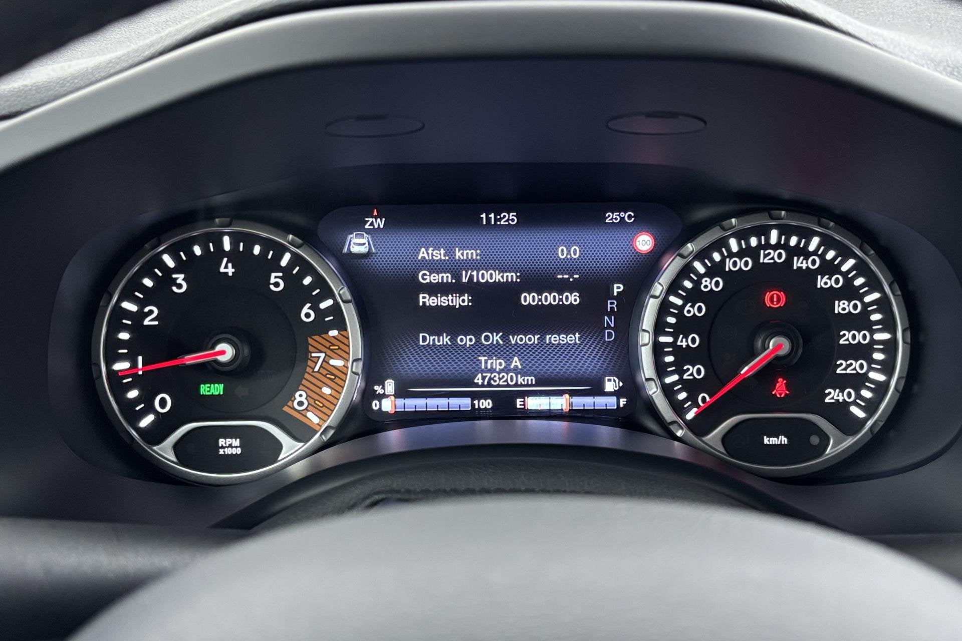 Jeep Renegade 1.5T e-Hybrid Limited Compact avontuur met een, Auto's, Jeep, Stof, Gebruikt, 4 cilinders, 129 pk